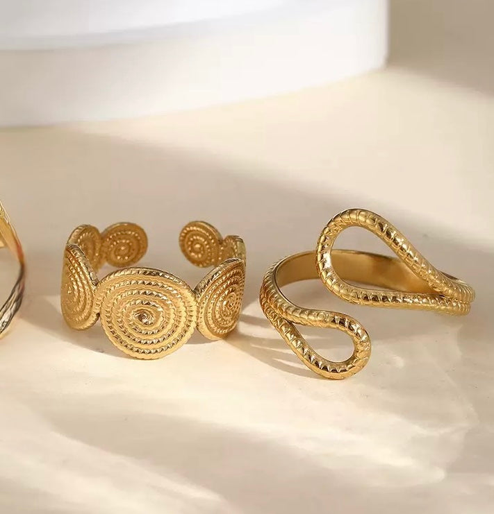 Ancient Greece Textured Adjustable Ring Set