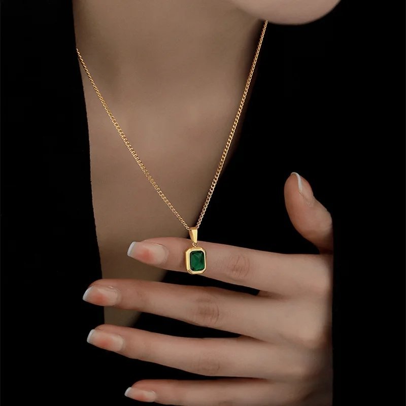 Minimal Necklace with Green Crystal