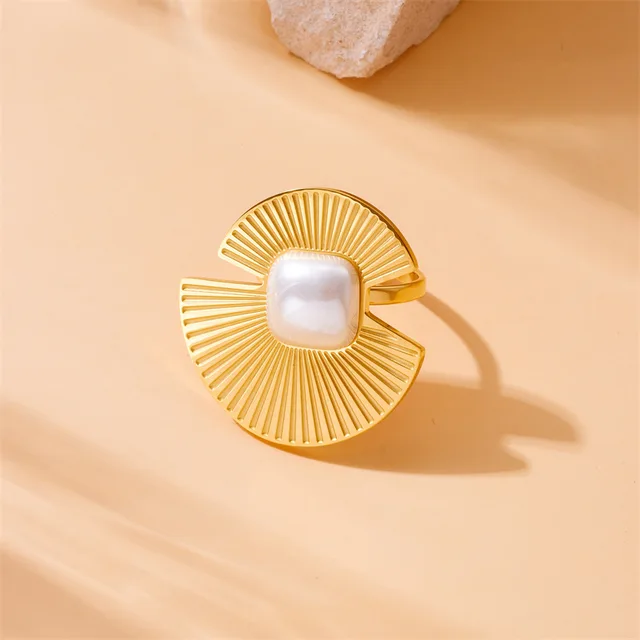 Highend Retro Pearl Gold plated Ring