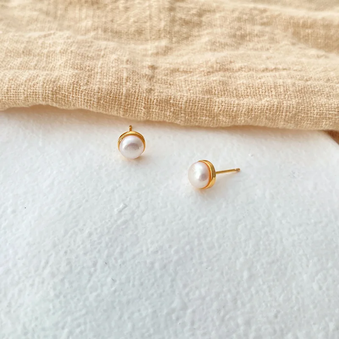 Minimal Goldplate Pearl Stud