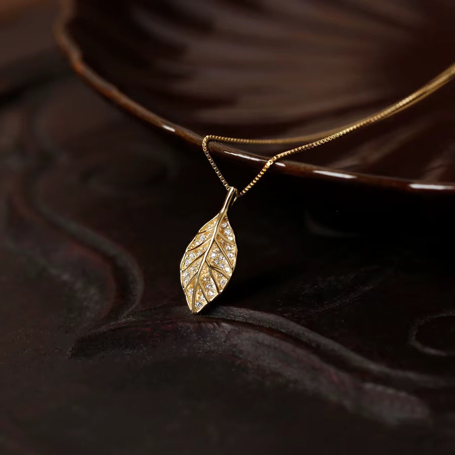 Gleaming Leaf Pendant Necklace