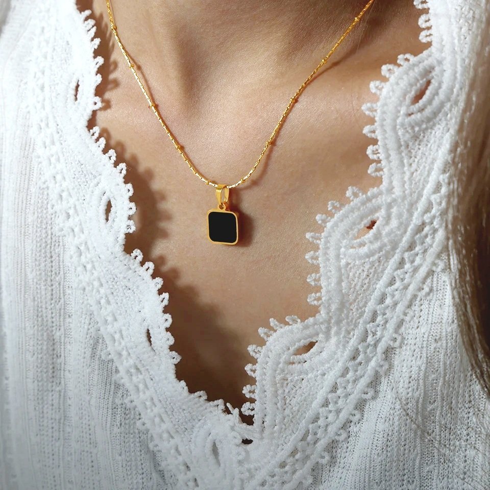 Black and Gold Thin Chained Necklace