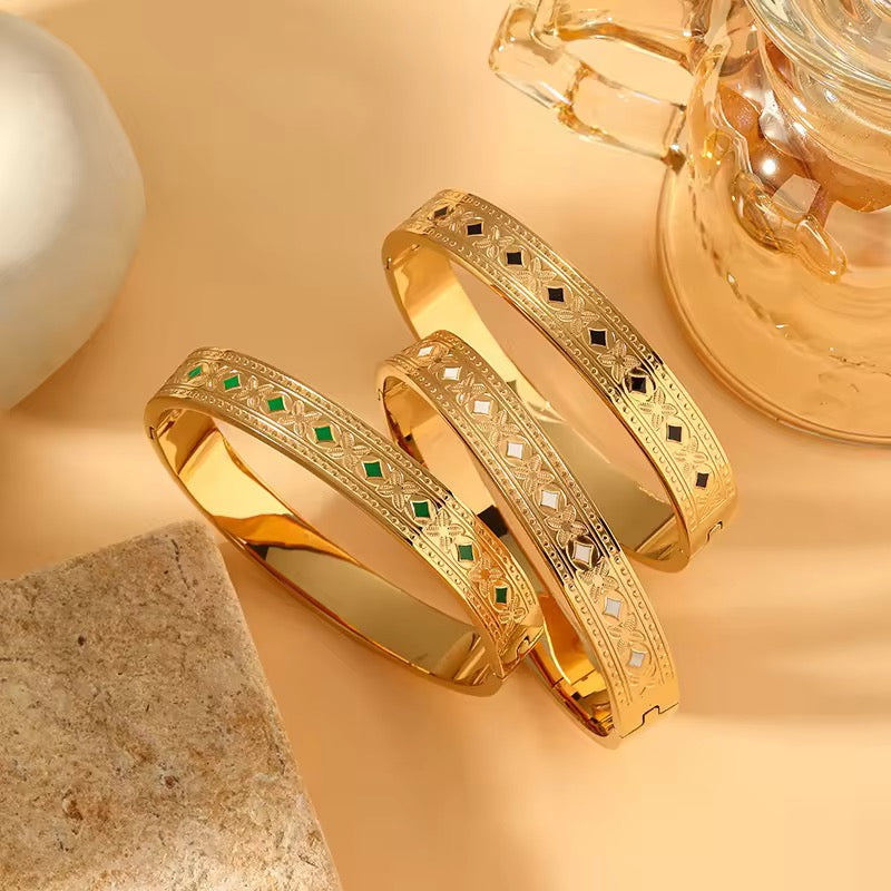 Vintage Engraved Clover Hinged Bangle
