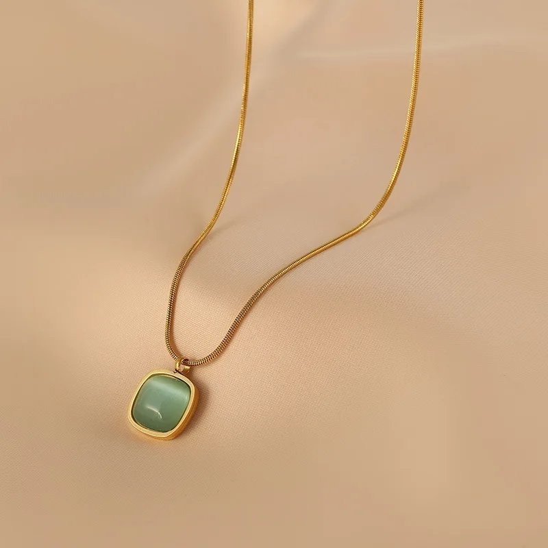 Vintage Light Green Square-Shaped High-Quality Necklace