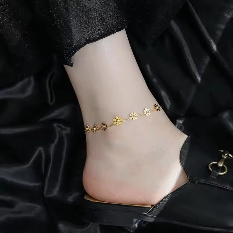 Gold Plated Dainty Daisy Chain Anklet