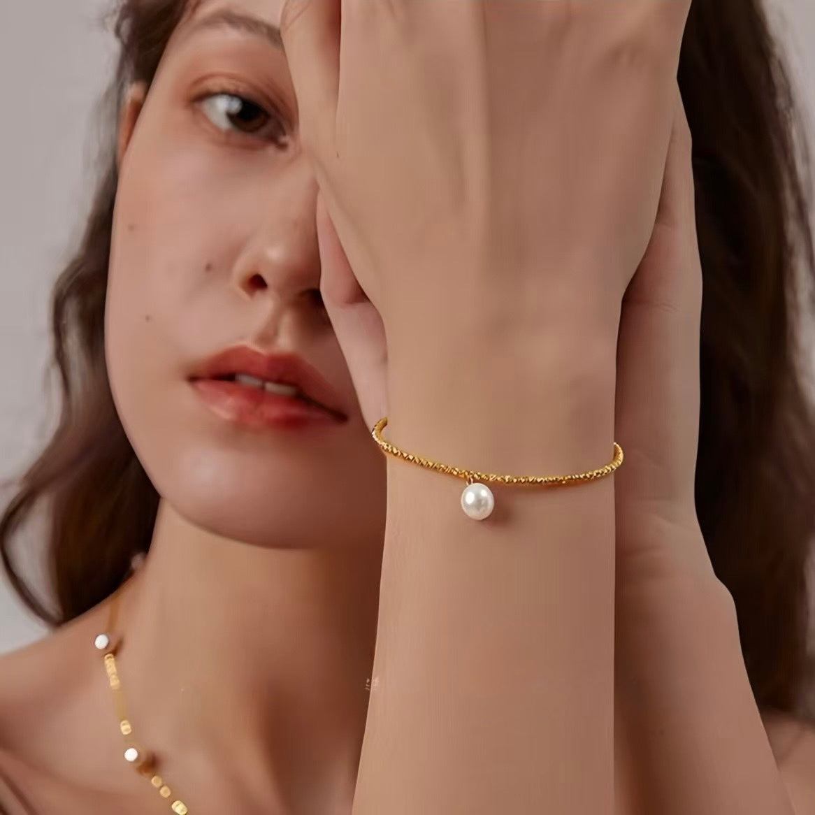 Gold-Plated Bracelet with Single Pearl