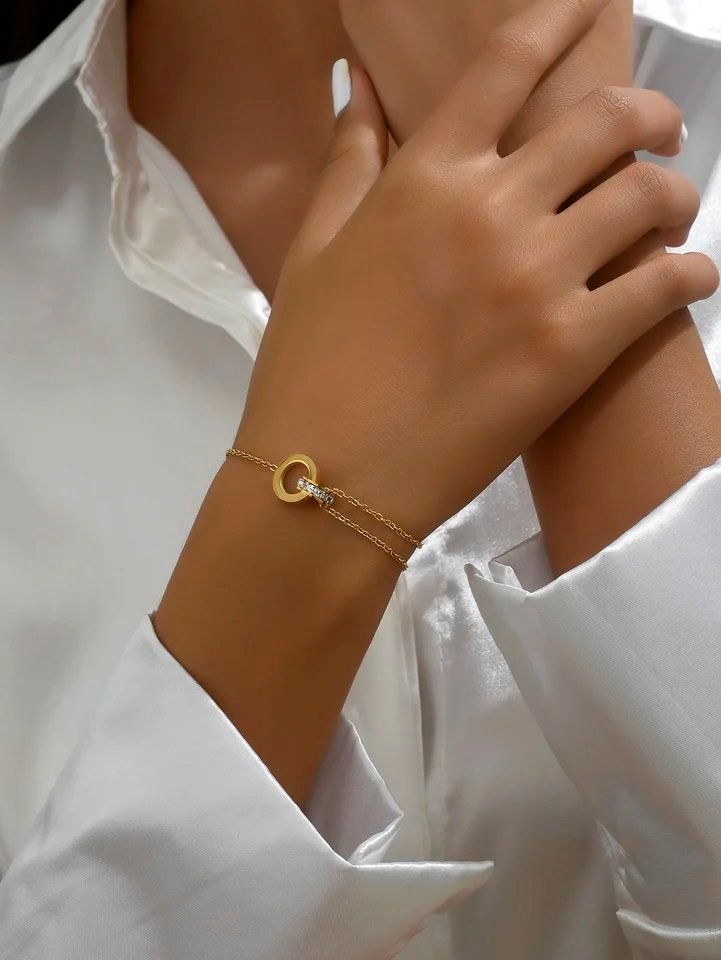 Minimal Tangled Rings Rose Gold Bracelet