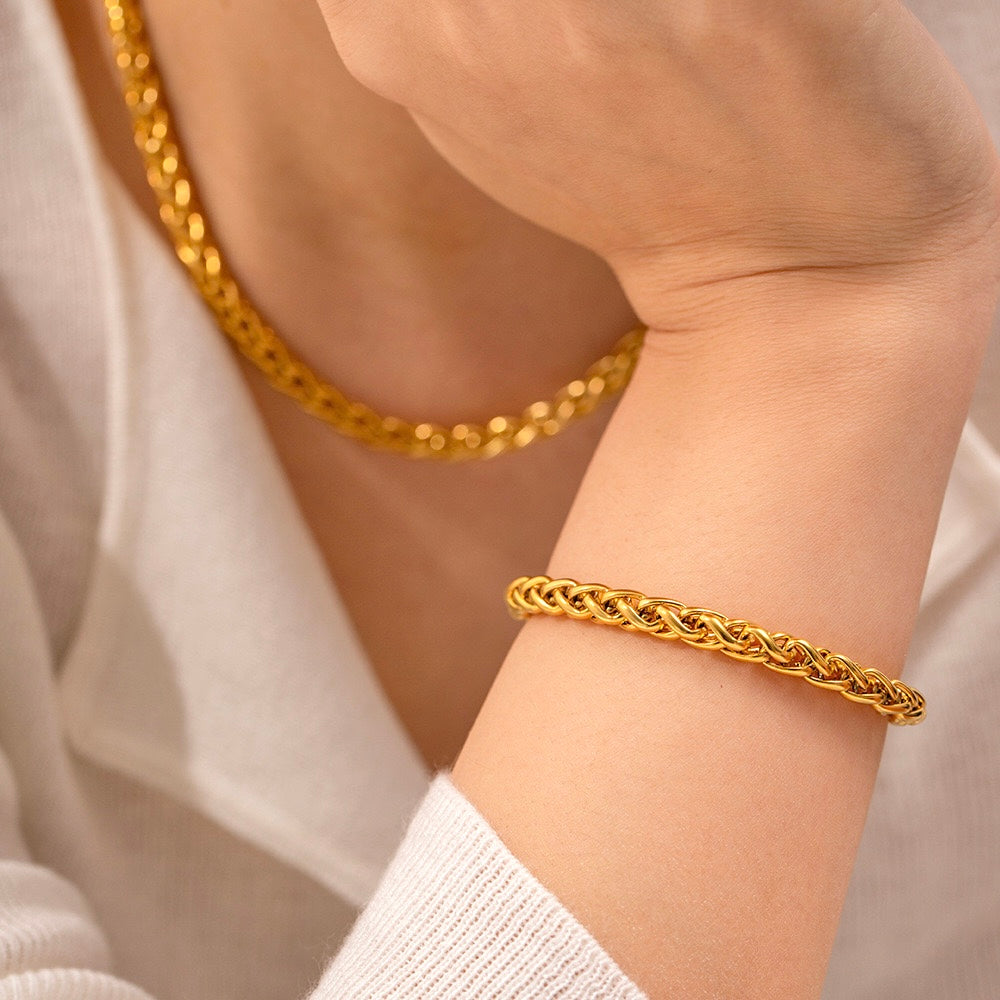 Light Weight Gold Plated Minimal Bracelet