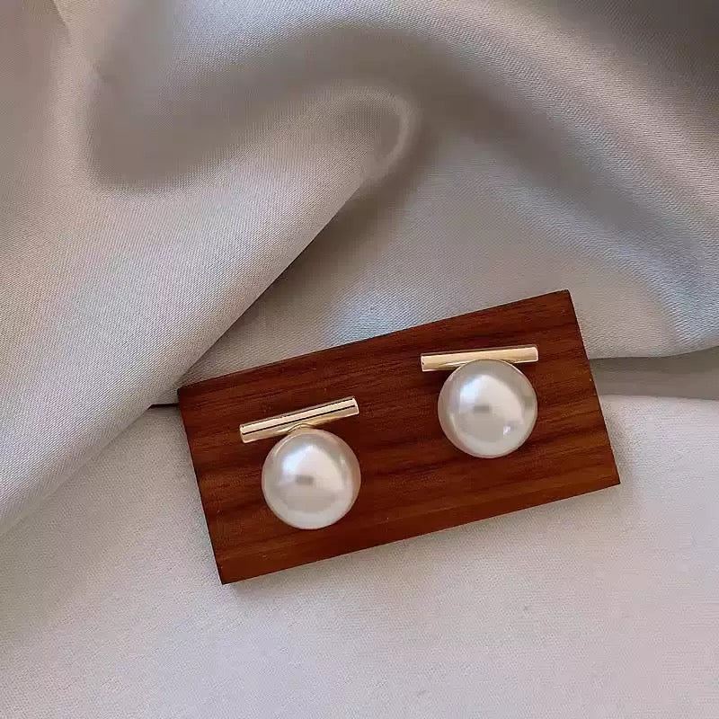 18K Gold Plated Modern Pearl Bar Stud Earrings