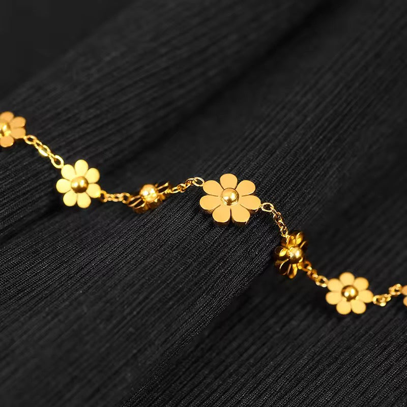 Gold Plated Dainty Daisy Chain Anklet