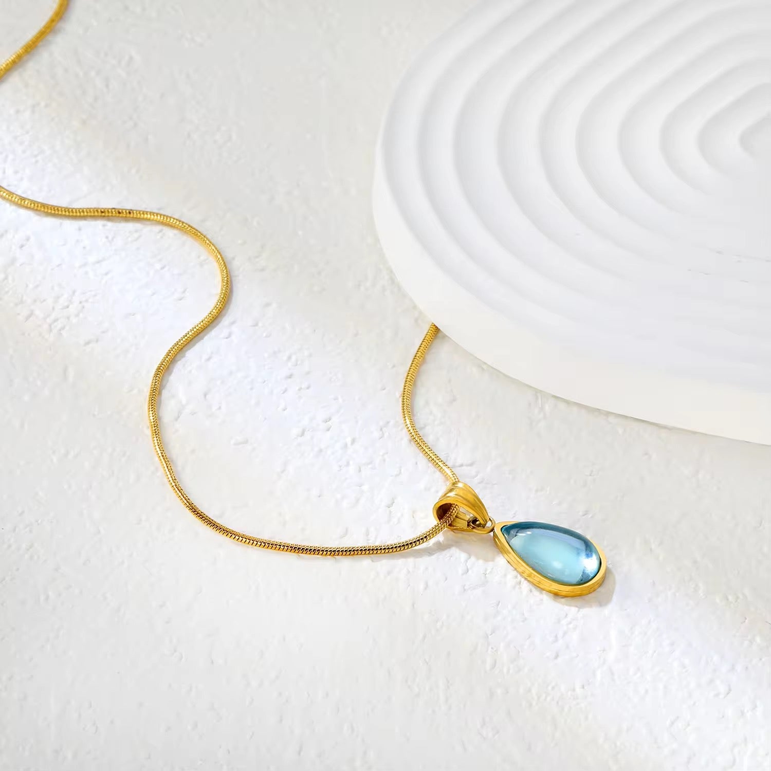 Minimal Blue Crystal Tear Drop Gold Plated Necklace