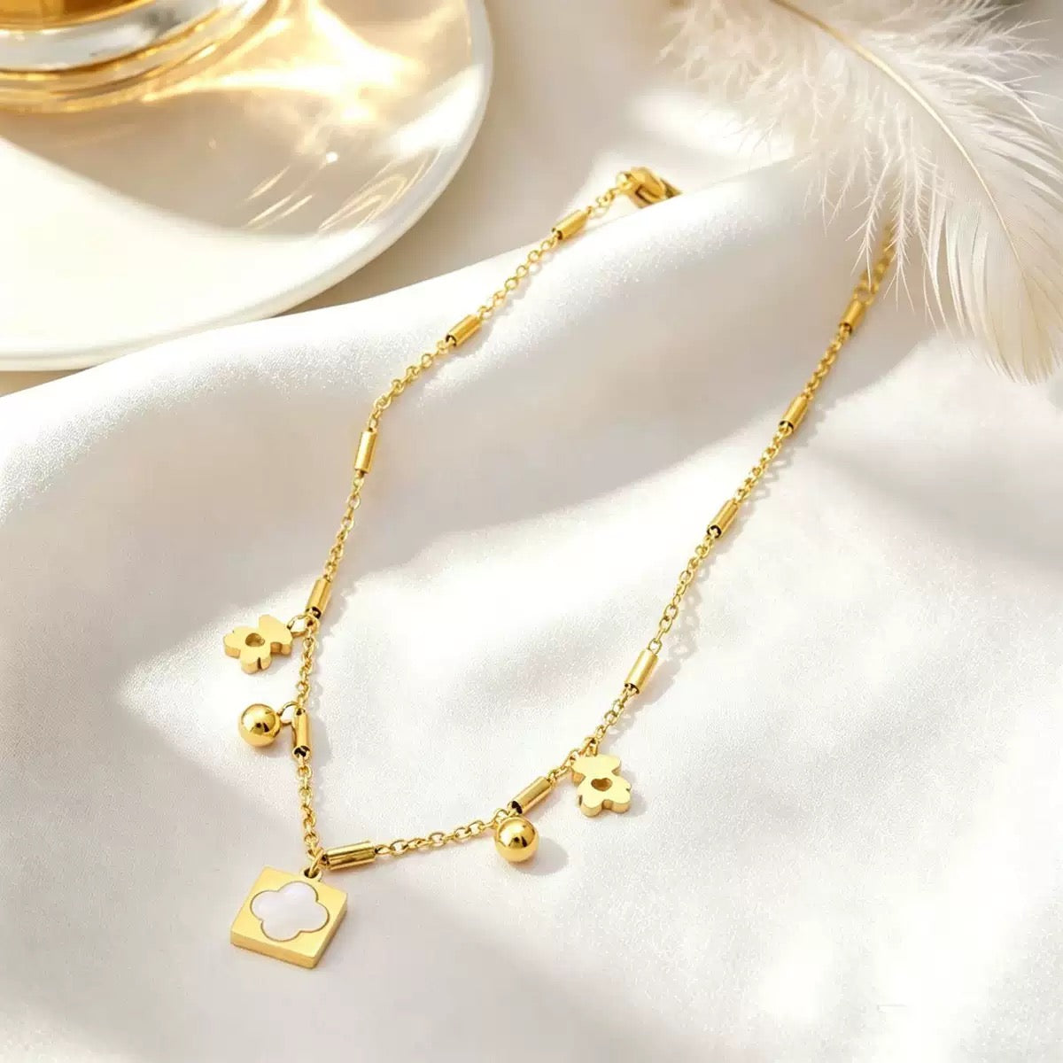 Gilded Clover Shell Anklet