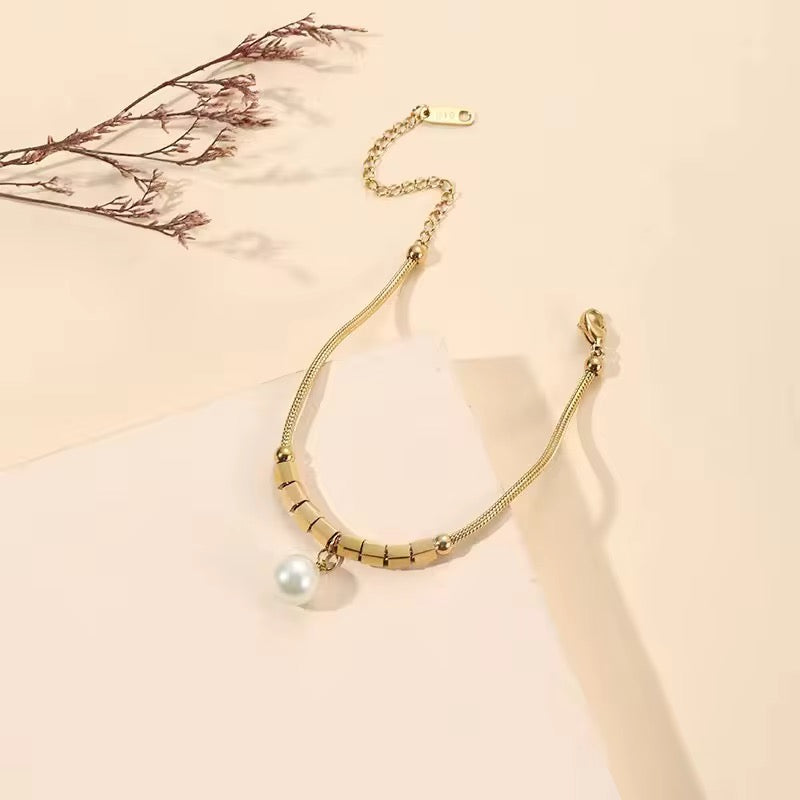 Luxe Pearl Drop Bracelet