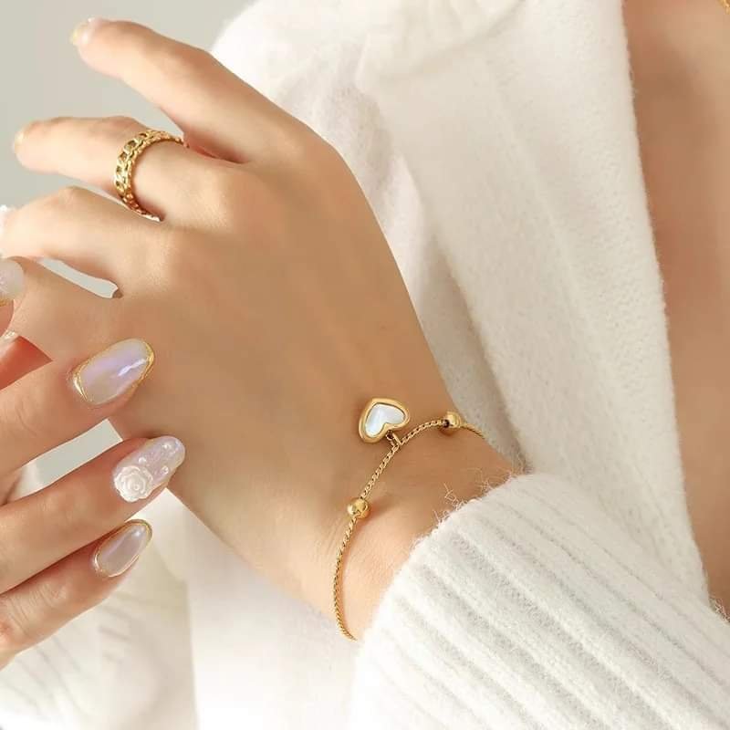 Minimal White Heart Gold Plated Bracelet