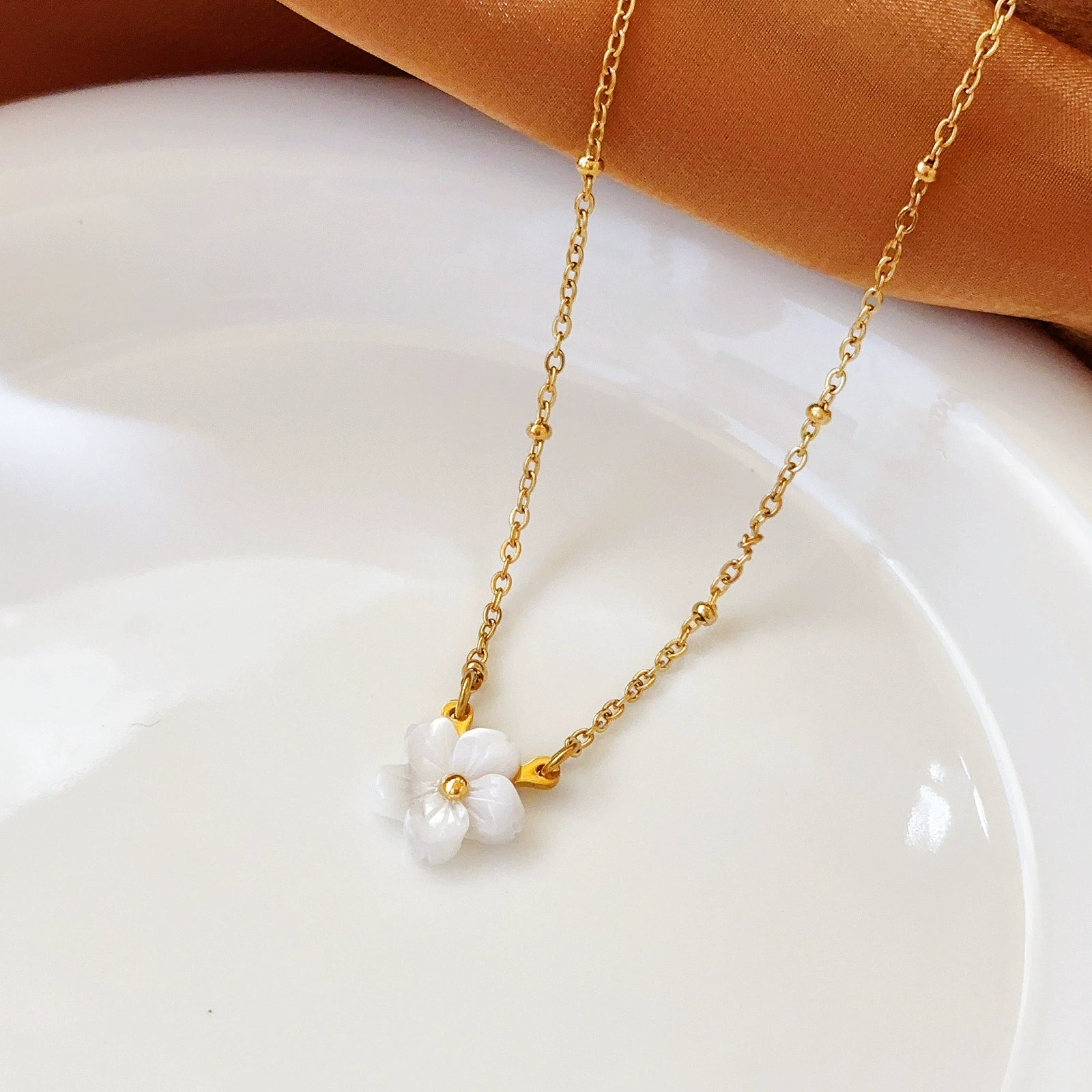 White Blossom Dainty Chain Necklace