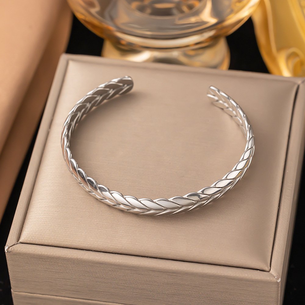Stainless Steel Elegent Bangle