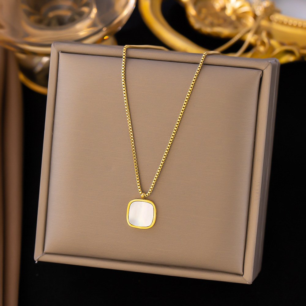 Vintage White Square-Shaped High-Quality Necklace