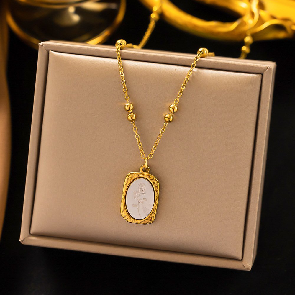 Flower Frame High-Quality Necklace – CLARA