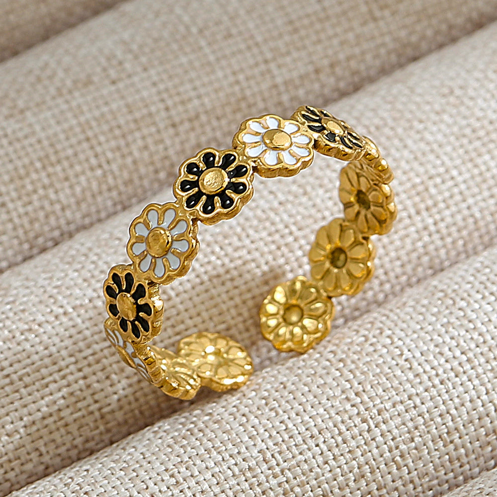 Daisy Enamel Band – Gold Plated Adjustable Ring