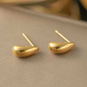 Minimal Tear Drop Stud Earrings